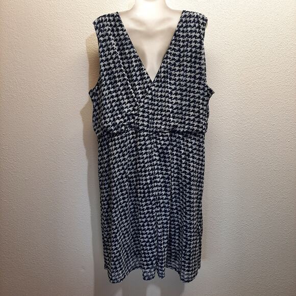 Lane Bryant Navy and Cream Design Dress l Size: 18/20 - Picture 4 of 13